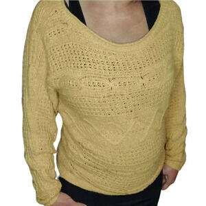 Abercrombie & Fitch Mustard Colored Sweater Size XS